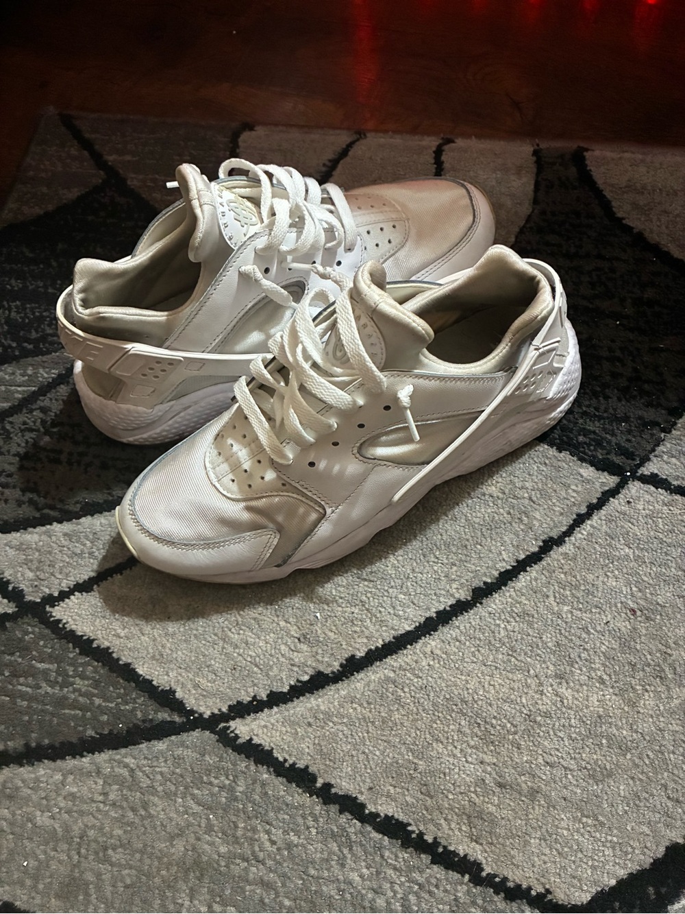 Nike Air Huaraches - White